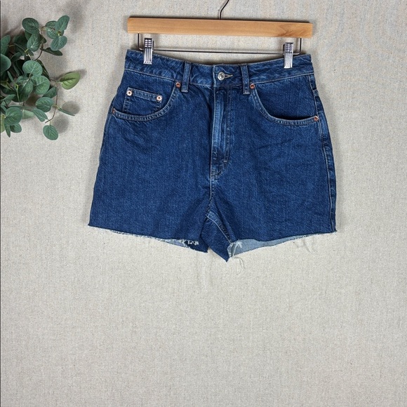 Topshop > A-Line Blue Denim High Rise Mom Shorts 6 - Picture 2 of 6